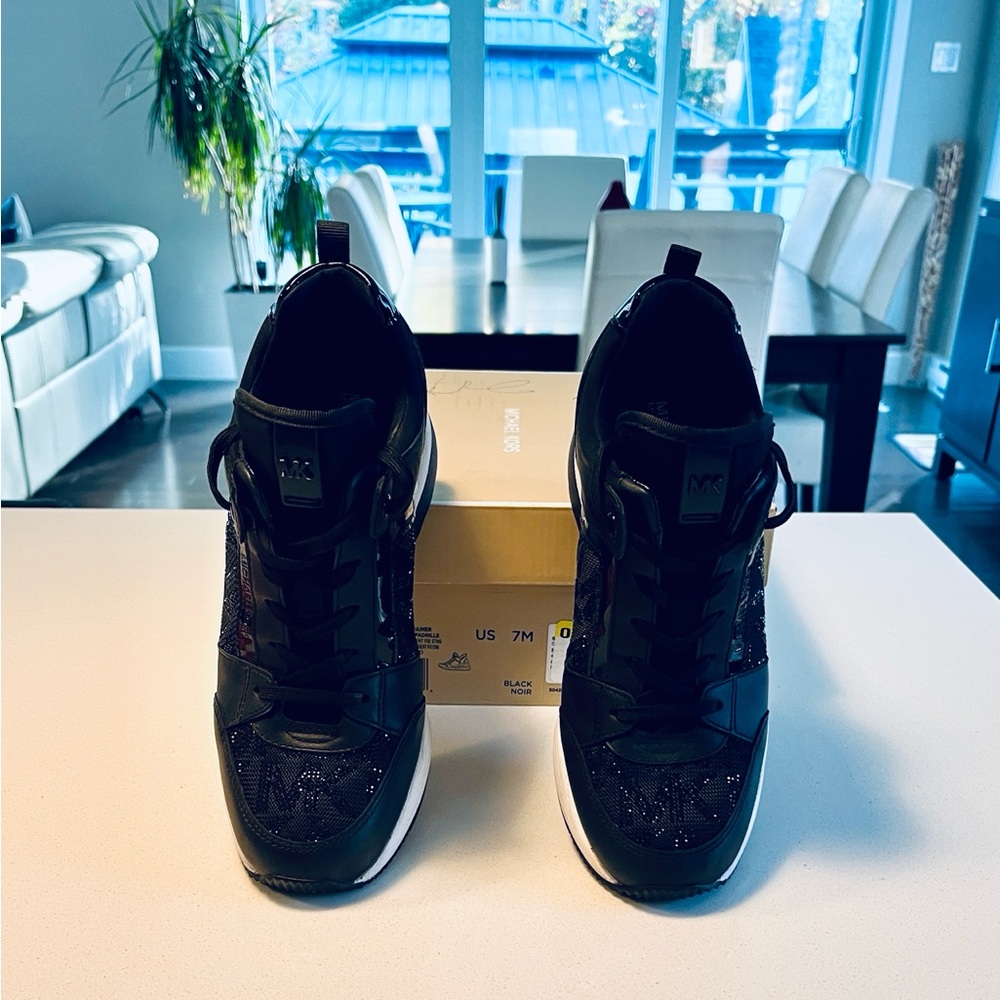 Michael Kors Georgie black trainers - Picture 3 of 7